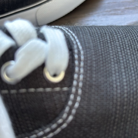 Universal Thread lace up Canvas/cotton Sneakers,grippy sole,pull tab,everyday - Picture 2 of 9